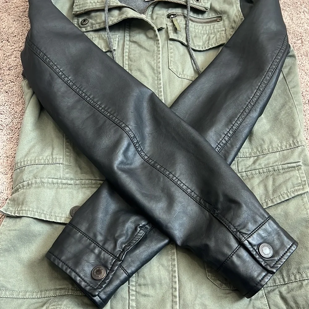 Empyre • Utility Jacket - Picture 7 of 8